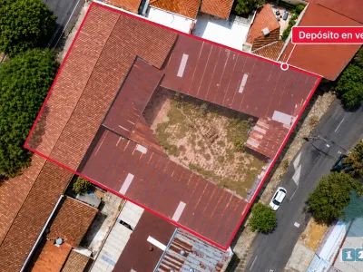 Depósito con salida calle a calle en ubicación estratégica